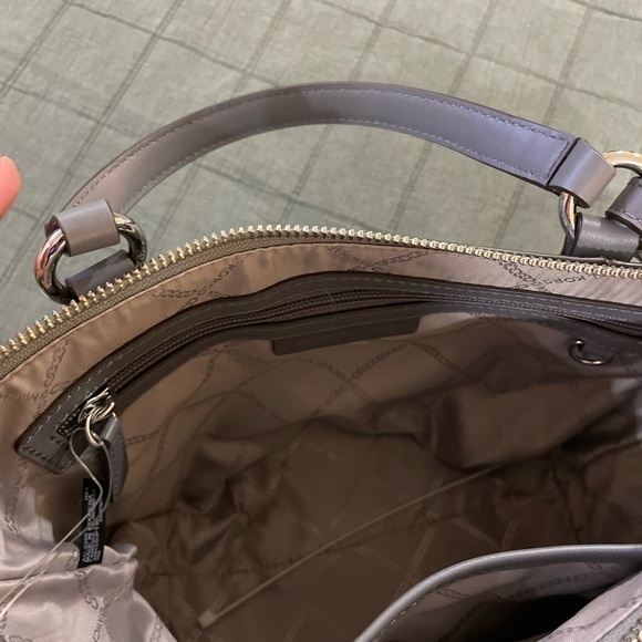 Michael Kors Sullivan handbag - Picture 9 of 15